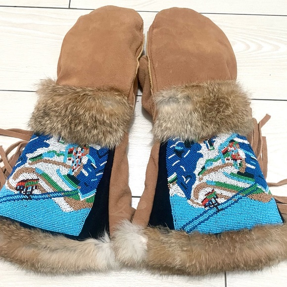 Vintage Accessories - Rabbit fur hand made gloves with beaded decorative front from Vail.